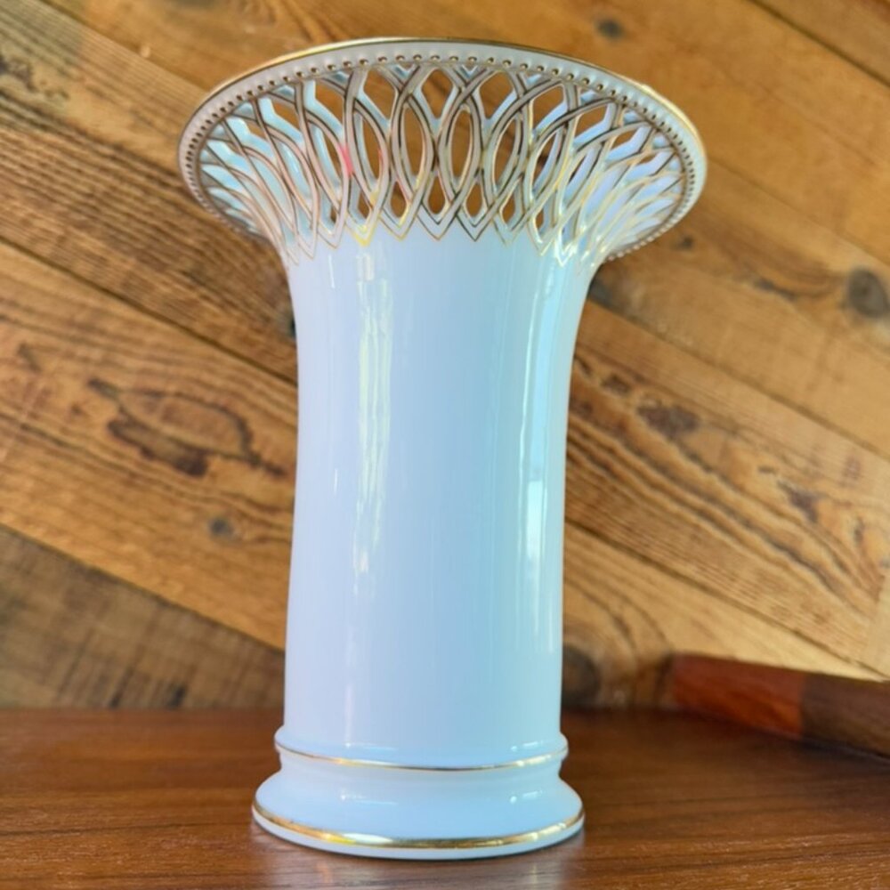 Nymphenburg white and gold Perl porcelain vase